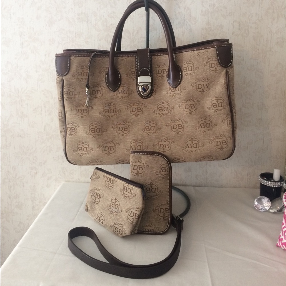 Dooney & Bourke Signature Crest Purse/satchel